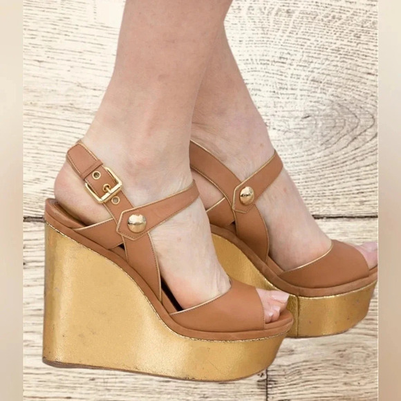 - Authentic Louis Vuitton Tan Leather Metallic Wedge Sandals Size 38 - Picture 2 of 16